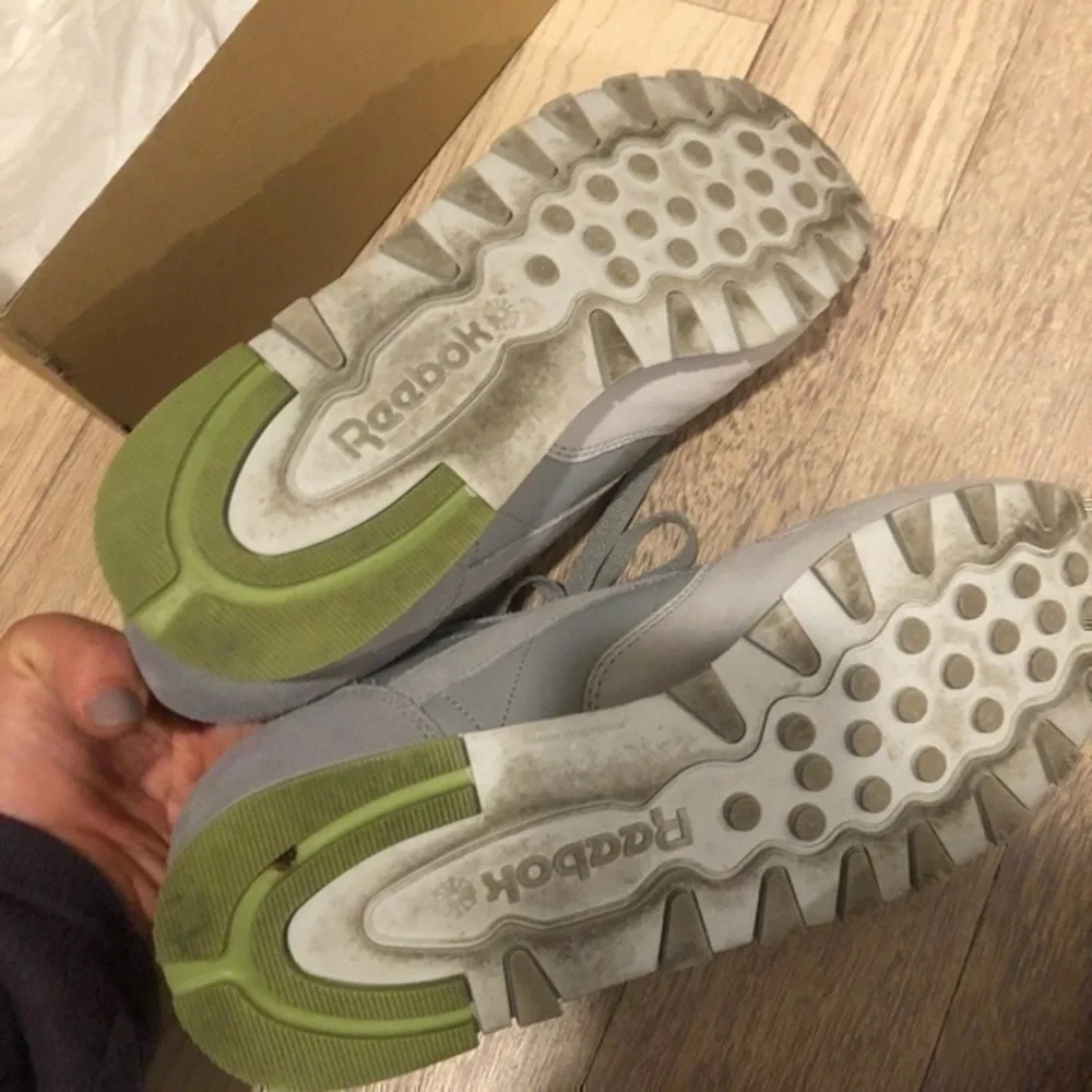 Reebok UNISEX Classic Sneaker Size 11 Like New